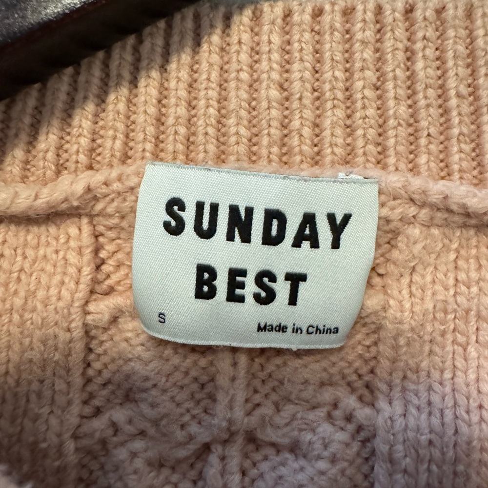 Cable Knit Cropped Sweater - Dusty Blush Rose Pink from Aritzia - Picture 4 of 5